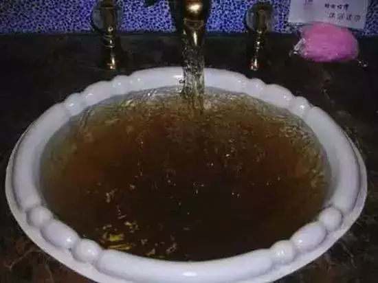 看看您家用的水管，是不銹鋼水管太貴，還是家人的健康不值得投資？